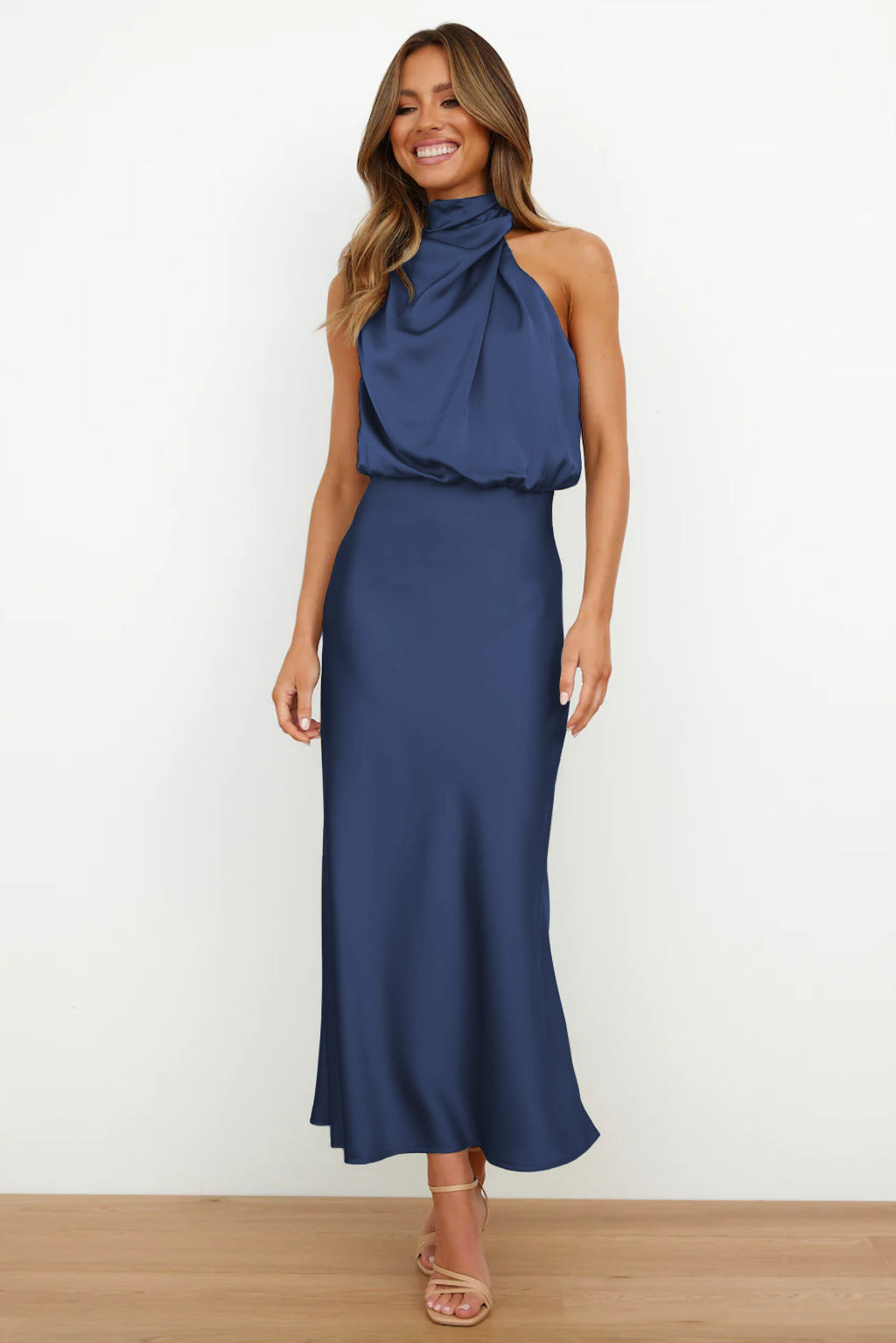 Clair ™ | Robe longue en satin à col halter