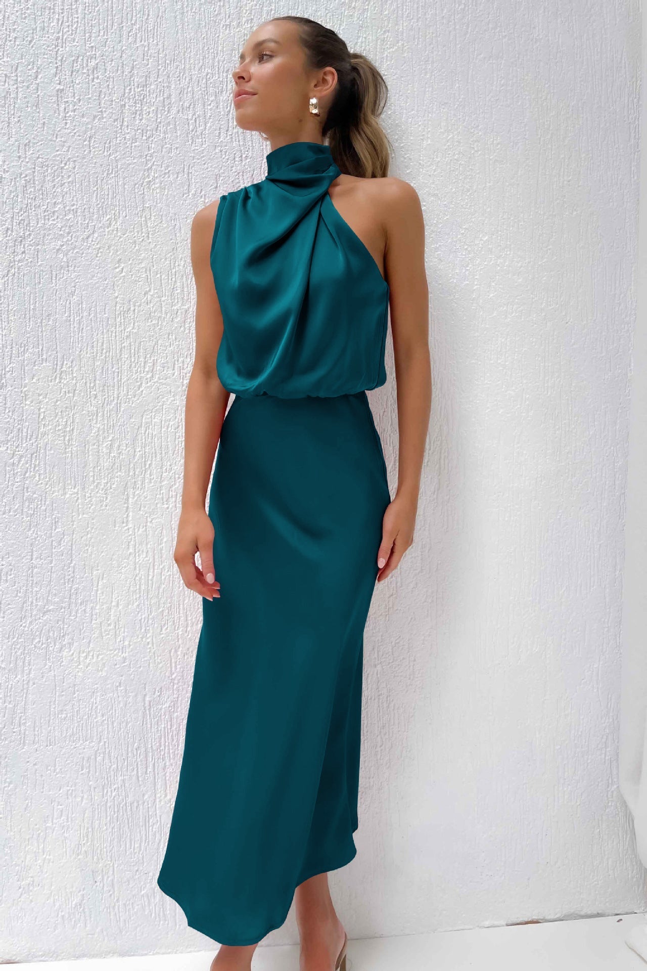 Clair ™ |  Robe longue en satin à col halter