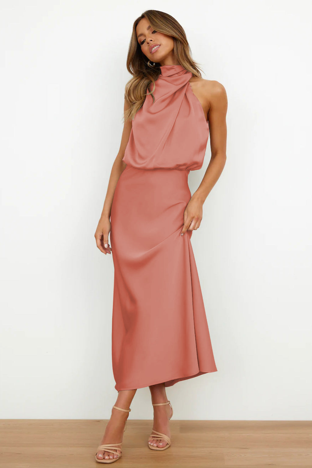 Clair ™ |  Robe longue en satin à col halter
