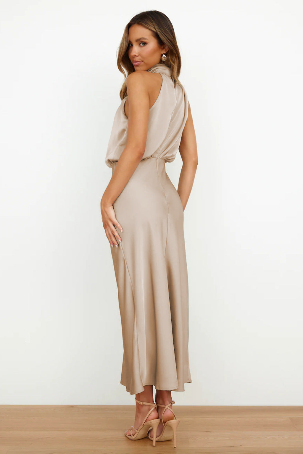 Clair ™ |  Robe longue en satin à col halter