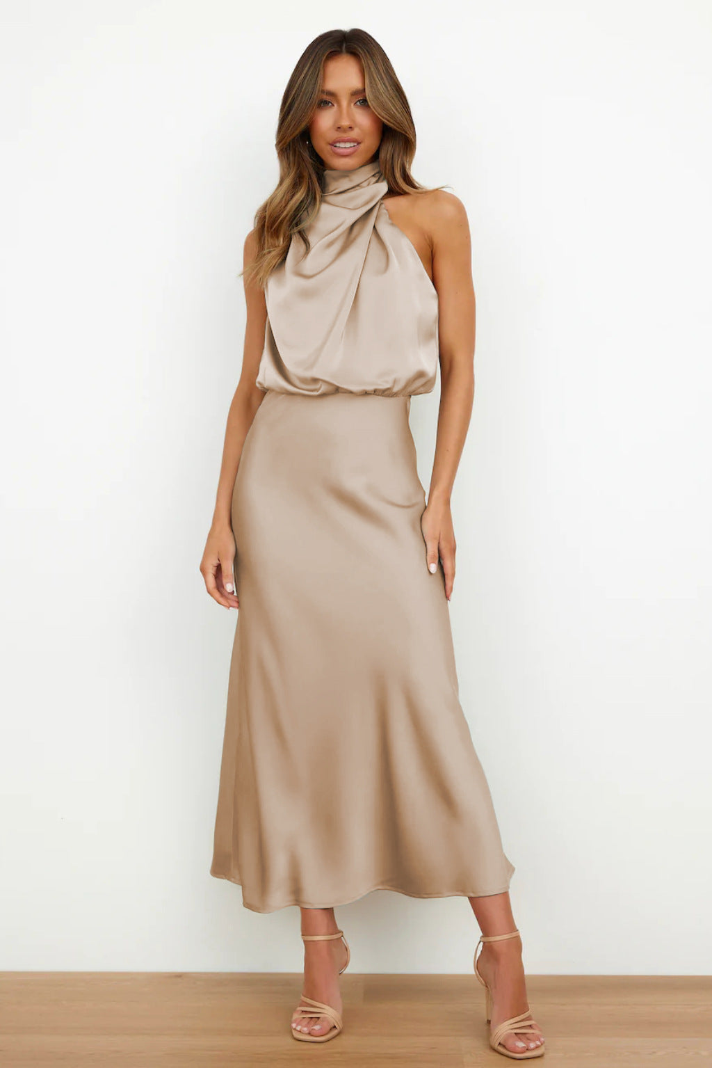 Clair ™ |  Robe longue en satin à col halter