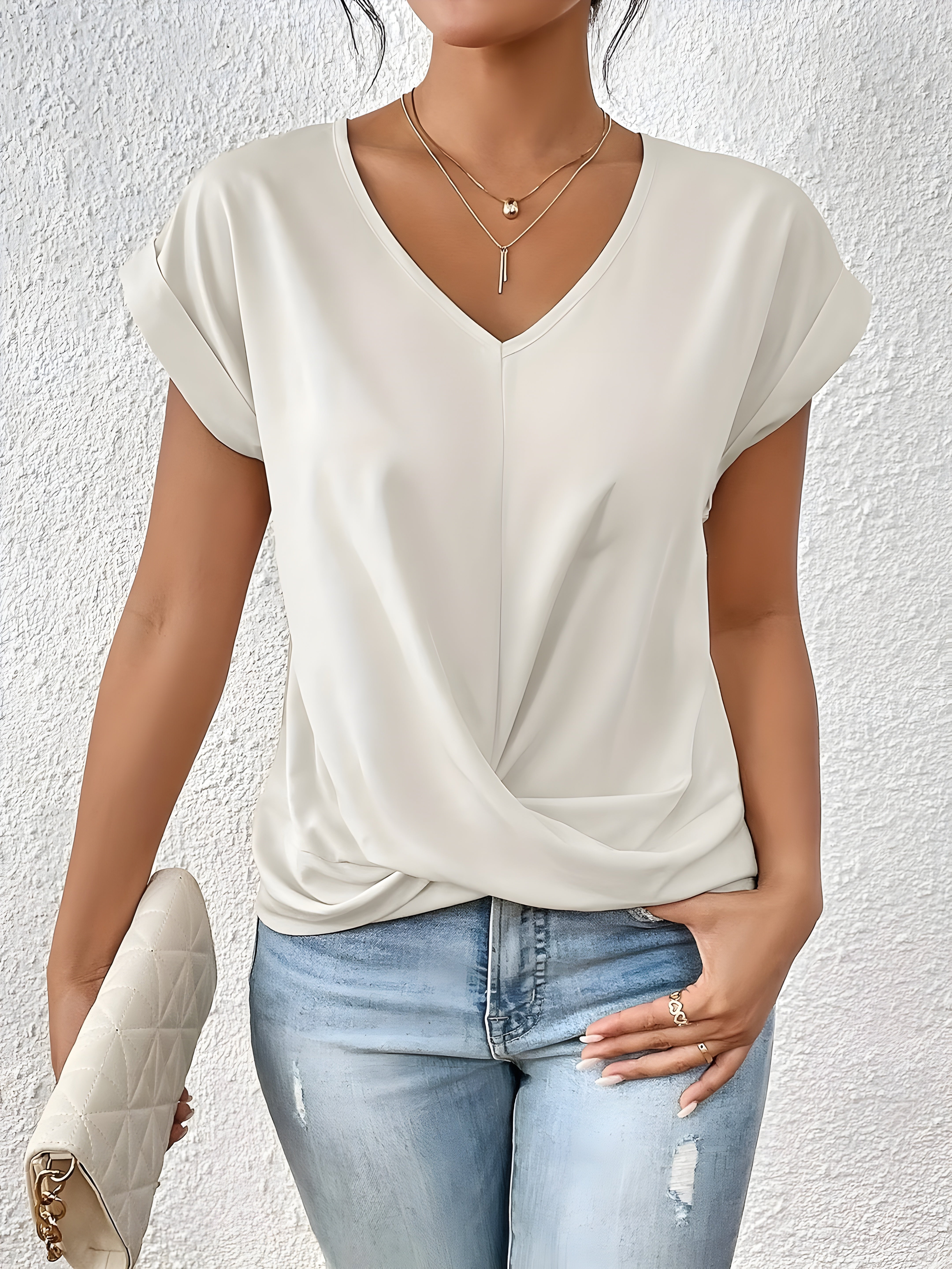 Clair Paris ™ | T-shirt décontracté avec col en V