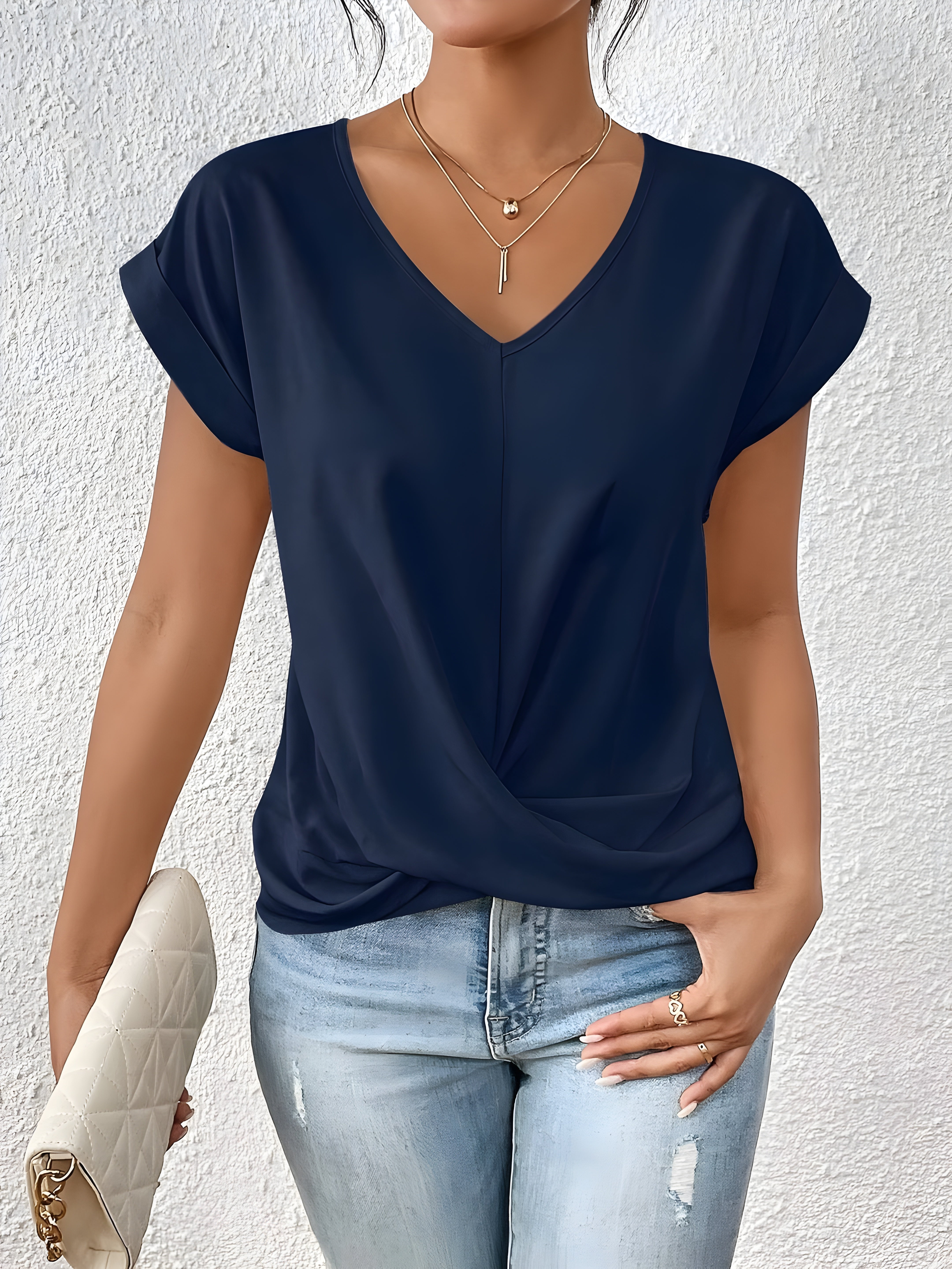 Clair Paris ™ | T-shirt décontracté avec col en V